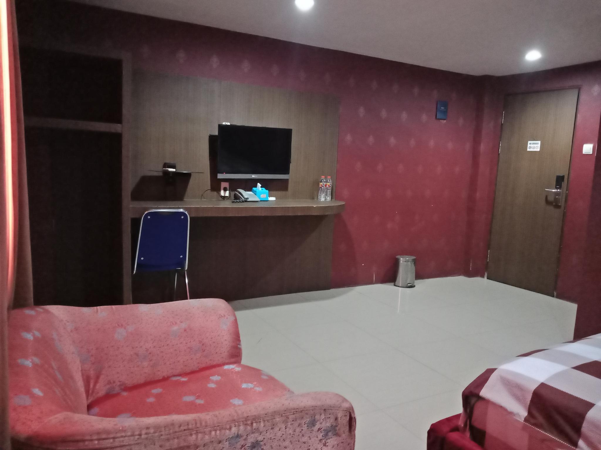 Oyo 2574 Z Suites Hotel Medan Exterior photo