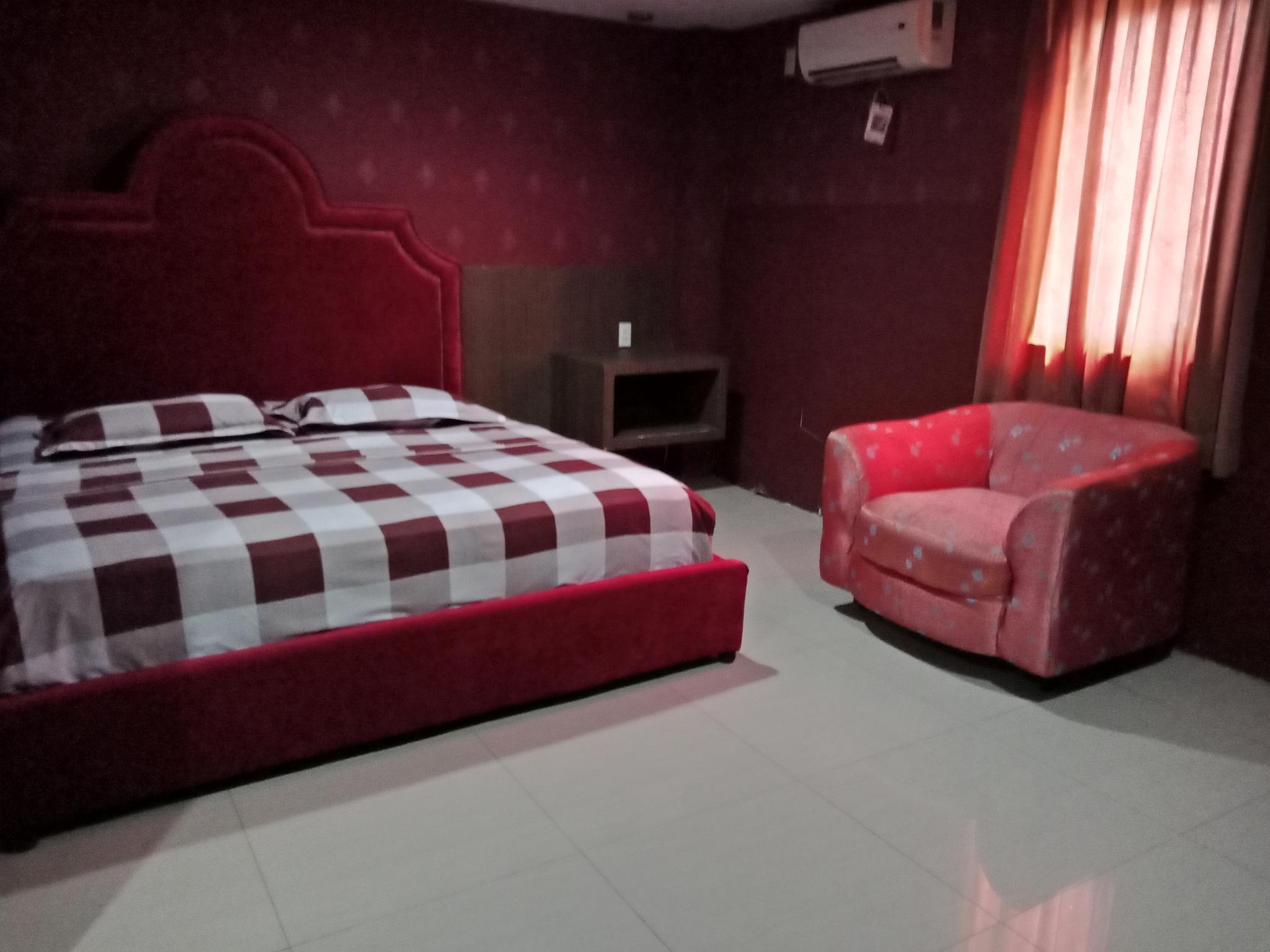 Oyo 2574 Z Suites Hotel Medan Exterior photo