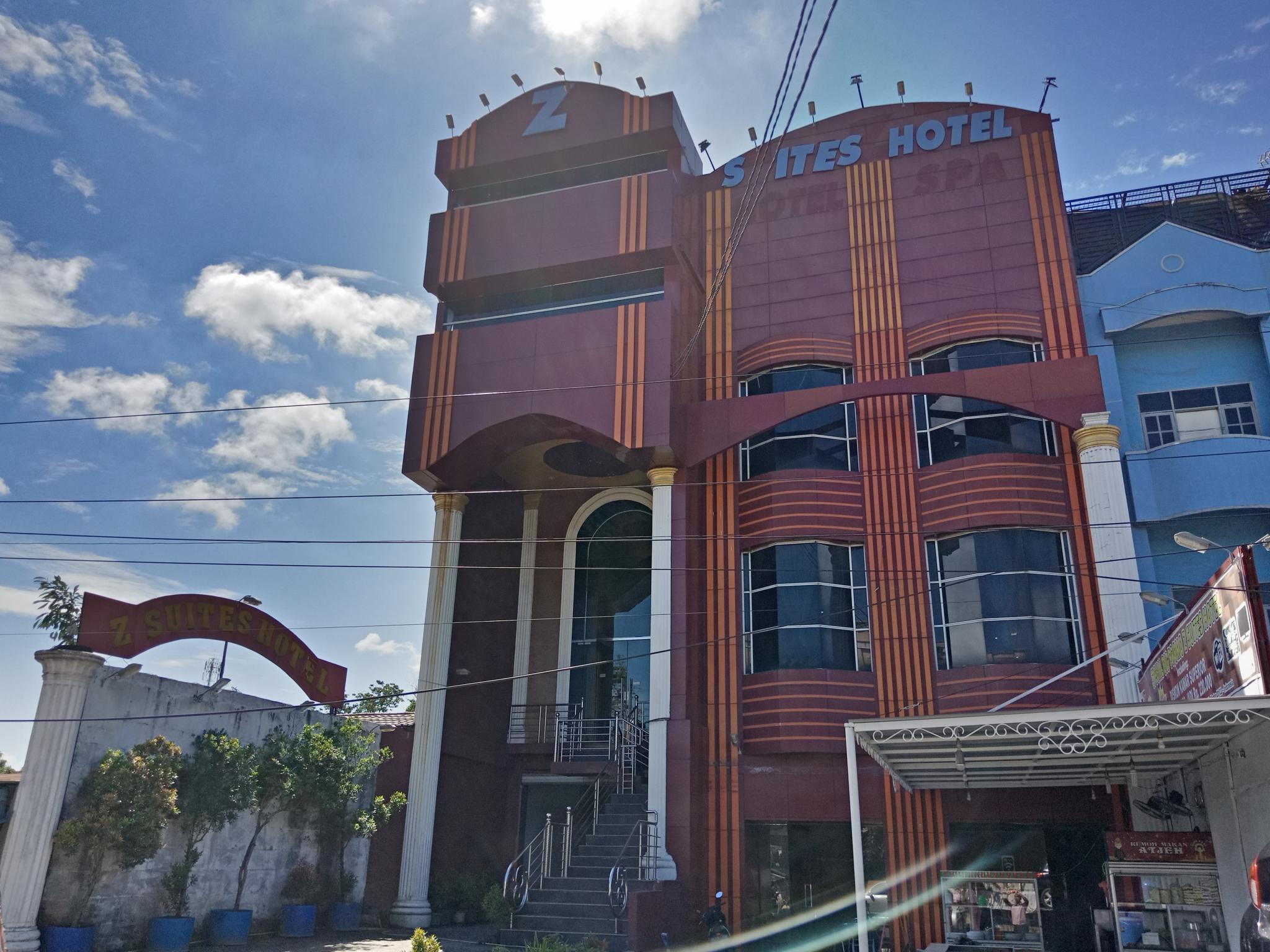 Oyo 2574 Z Suites Hotel Medan Exterior photo
